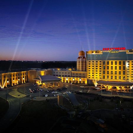 Отель Hollywood Casino St. Louis Мэриленд-Хайтс Экстерьер фото