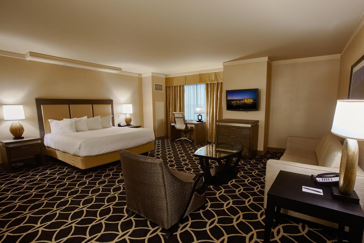 Отель Hollywood Casino St. Louis Мэриленд-Хайтс Экстерьер фото