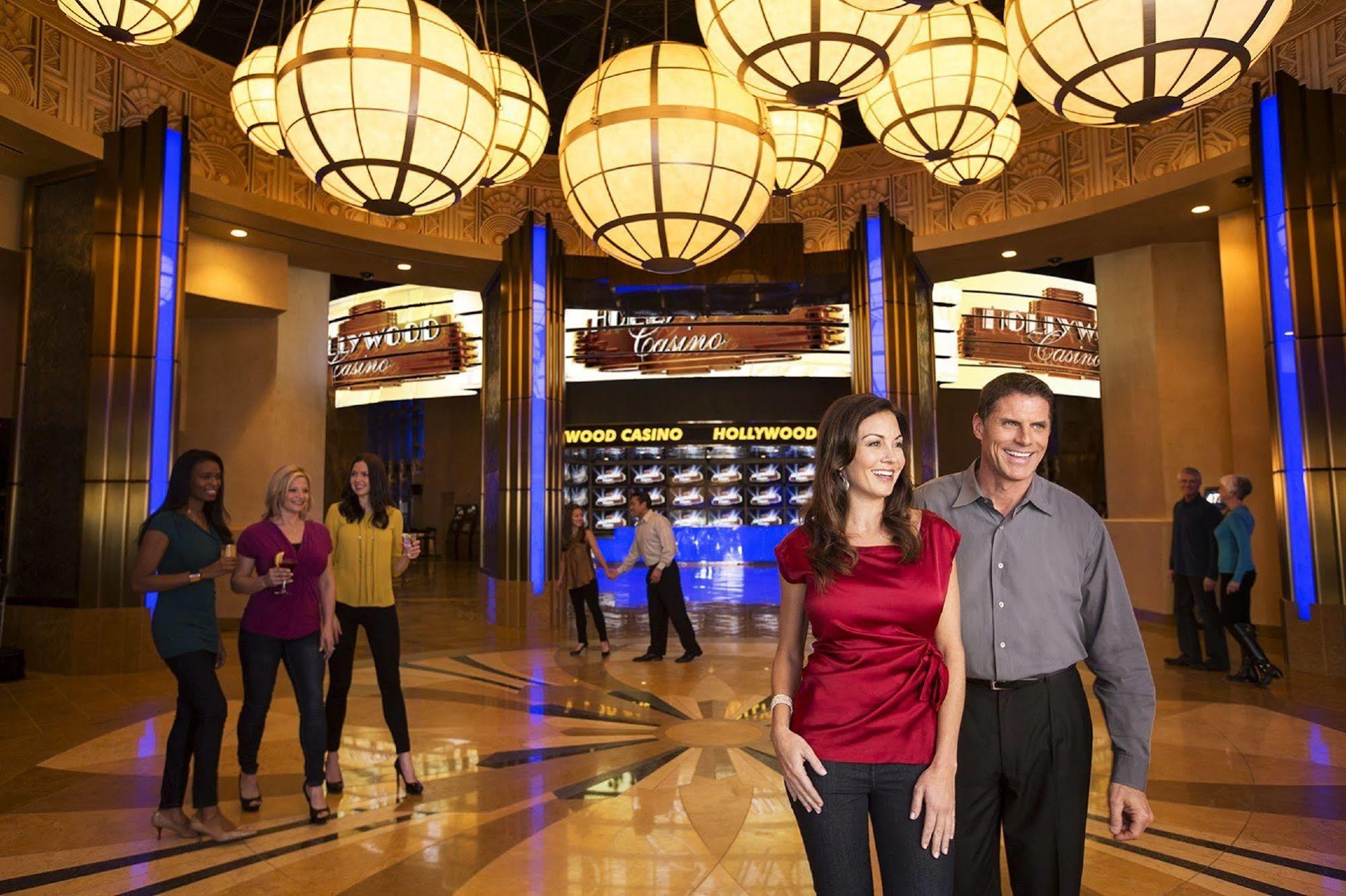Отель Hollywood Casino St. Louis Мэриленд-Хайтс Экстерьер фото