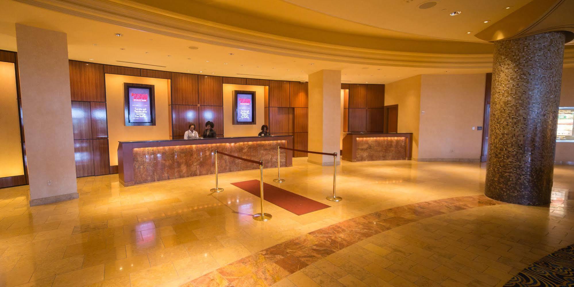 Отель Hollywood Casino St. Louis Мэриленд-Хайтс Экстерьер фото